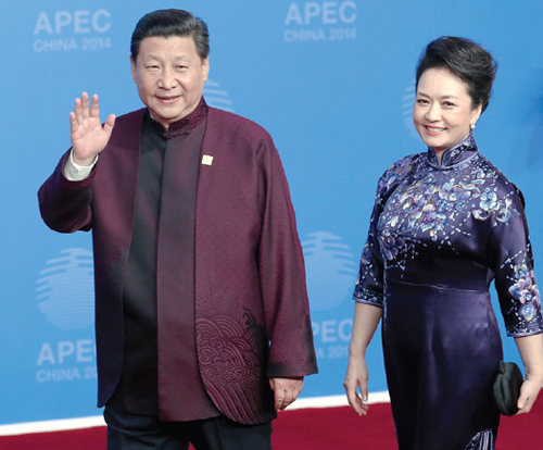 APEC honors Suzhou silk garment maker with medal