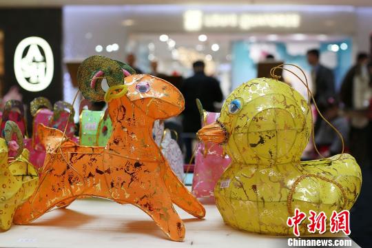 Folk art show delights residents in Nanjing