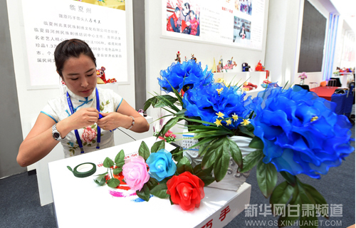 Gansu forms women's alliance in handcraft industry