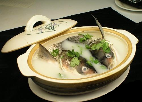 拆烩鲢鱼头
