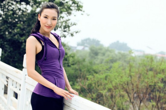 一个百变女子：美艳时尚重情义江佳桐