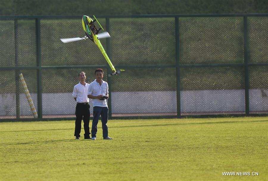 Drones attract crowds at China Hi-tech Fair