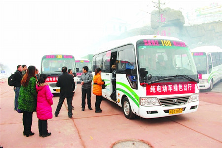 Environment-friendly buses debut in Sanmenxia