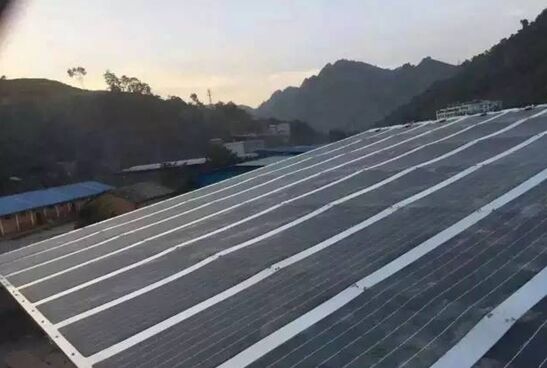 中石化南溪加油站选用汉能柔性薄膜发电屋顶