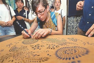 Israeli students experience traditional Chinese culture in Nantong
