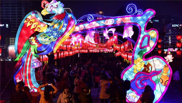 City wall lantern show welcomes the Year of the Rooster