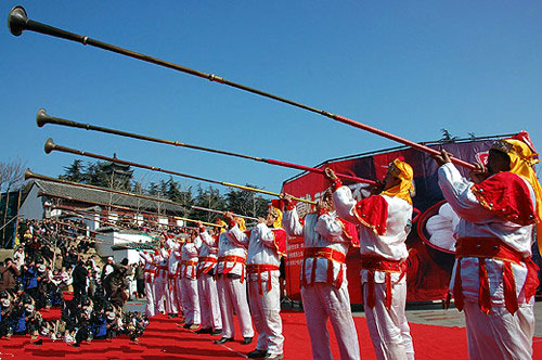 Intangible cultural heritage: Penglai daganhao (bugle)