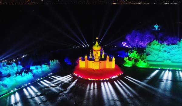 3D snow-light show held at Sun Island Int'l Snow Sculpture Art Expo