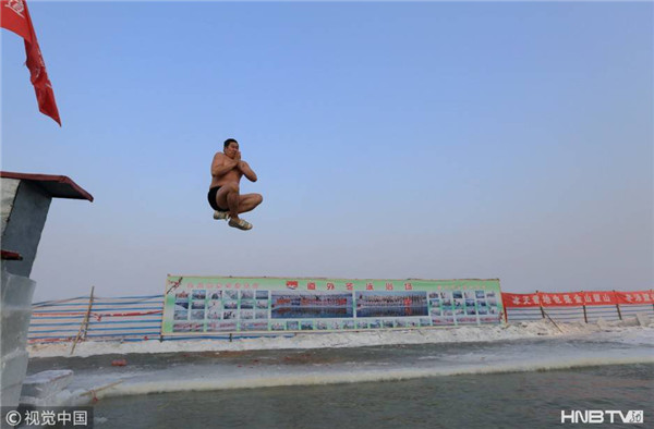 Winter swimmers enjoy frozen New Year’s Day