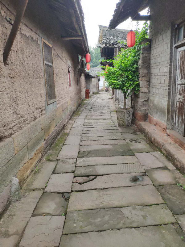 Chongqing's Songji Ancient Town attracts media attention