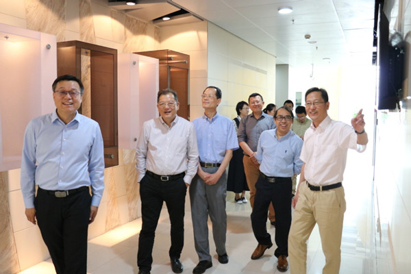 Director of global IP office visits SICIP