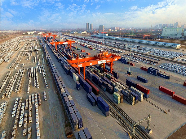 China-Europe freight train (Xi'an) exceeds 1,000 runs in 2018