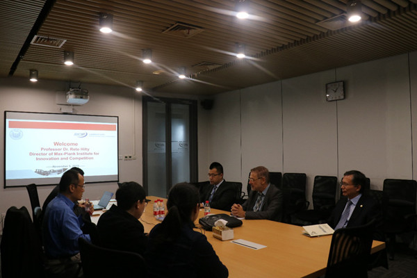 Director of Max Plank Institute for Innovation and Competition visits SICIP