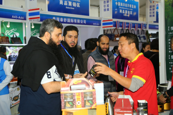 Foreign buyers show great interest in local products