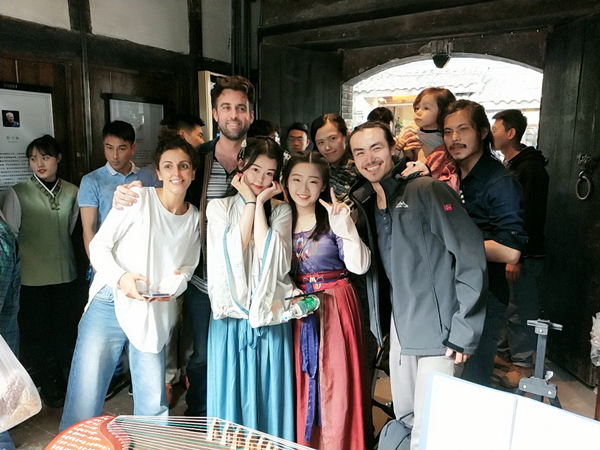 Hanfu lovers promote traditional Chinese culture in Chengdu