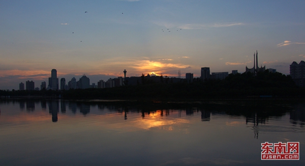 In pics: Splendid sunset at Yundang Lake