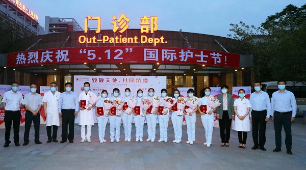 Chengdu mayor visits medics on International Nurses Day