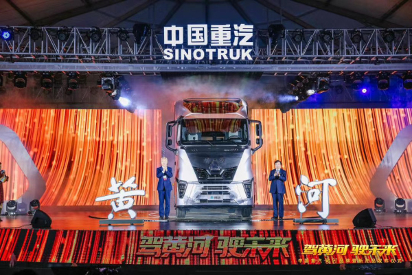 Sinotruk launches new generation logistics traction heavy truck