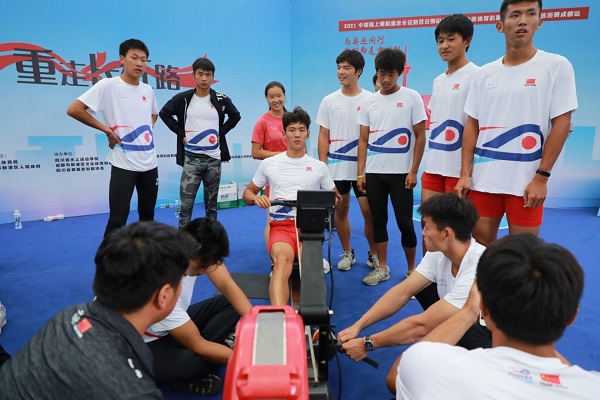 Indoor rowers set world record at Xinjin event
