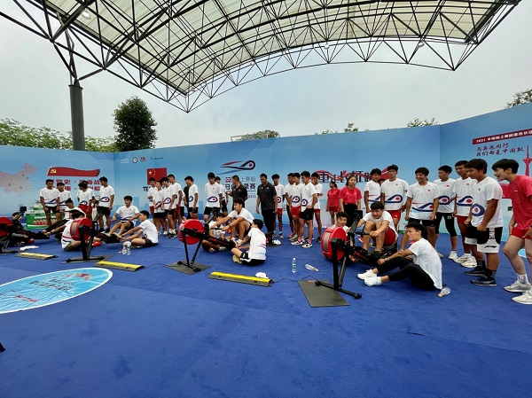 Indoor rowers set world record at Xinjin event