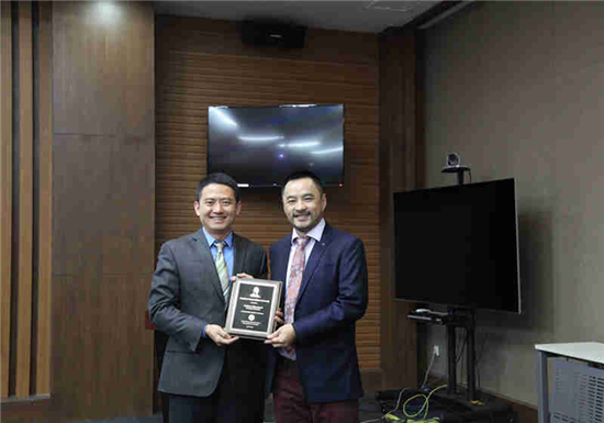 Prof. Li Xiaosong visits DICP as Zhang Dayu Young investigator lecturer