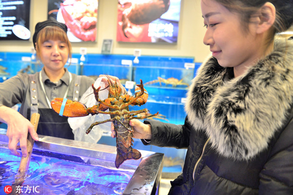 Choose, order, eat fresh seafood in 10 minutes