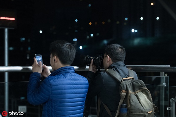 Stunning subway station lights up Chongqing