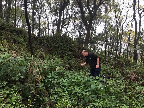 Charterhouse alumnus searches for volunteer's Chongqing burial site