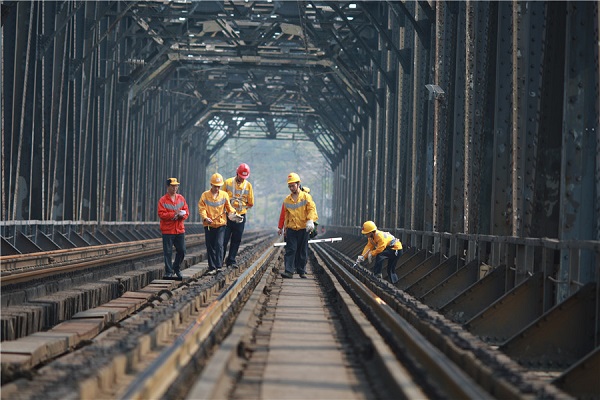 Chongqing's first bridge over Yangtze River retired
