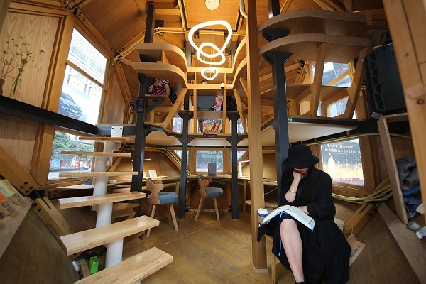 Space capsule-shaped reading room lands in Chongqing