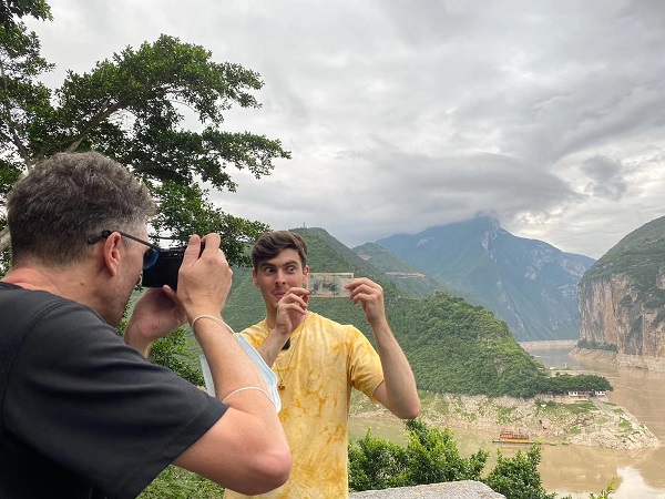 YouTubers explore Chongqing for audience of millions