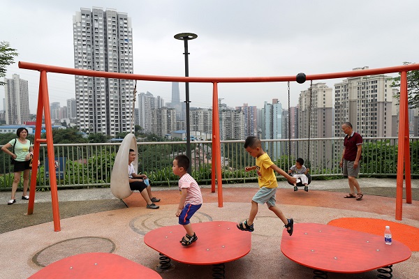 Wastelands turning into community parks in Chongqing