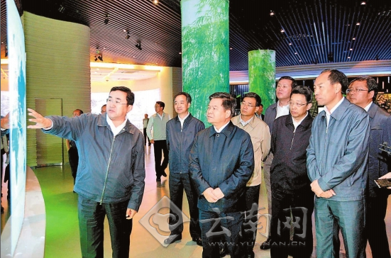 Li Jiheng visits Chongqing Liangjiang New Area