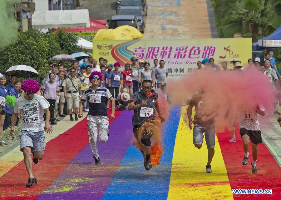 High-heeled sprint event held in Chongqing, southwest China
