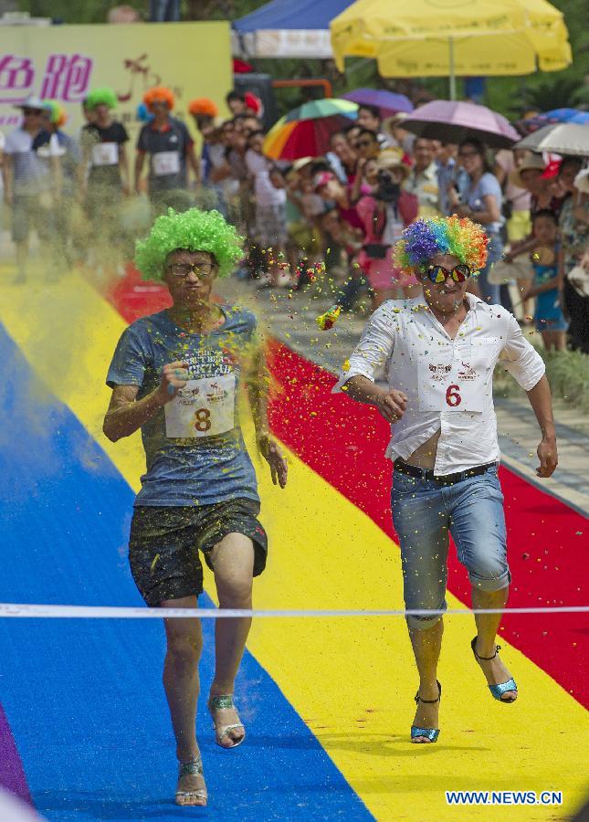 High-heeled sprint event held in Chongqing, southwest China