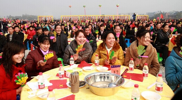 Happy moments: moving into resettlement houses