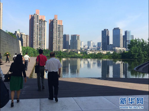Central media delegation visits Liangjiang