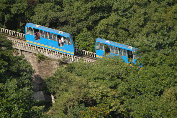 China's longest and steepest cable car back in business