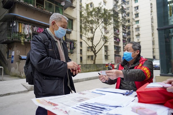 Retirees volunteer to give a helping hand amid fight against COVID-19 in SW China's Chongqing