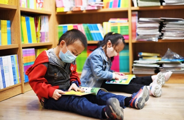 Chongqing launches 'reading month' to get people into books