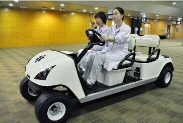 Pudong Airport uses e-car for emergencies