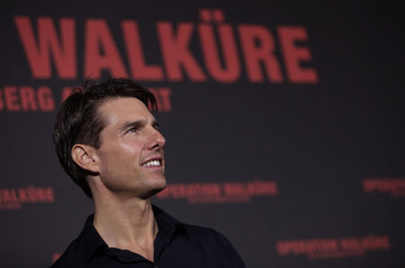 Tom Cruise,Katie Holmes attend premiere of movie 