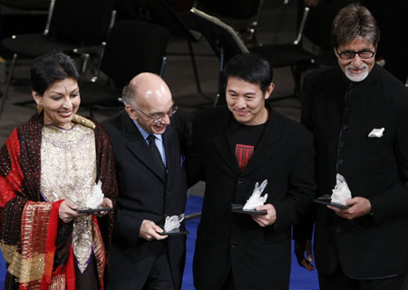 Jet Li among Davos Forum's crystal award winners