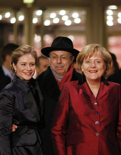 Julia Jentsch festival director Kosslick and German Chancellor Merkel 