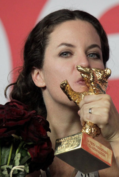 Golden Bear award unveiled at the 59th Berlinale in Berlin