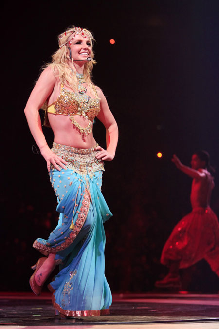 Britney Spears starts Circus tour