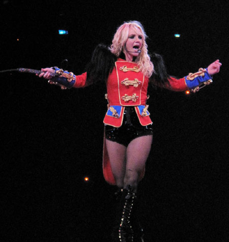Britney Spears starts Circus tour