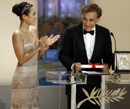 Actor Waltz receives his Best Actor award at 62nd Cannes Film Festival