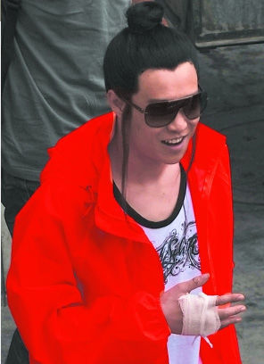 Popular comedian shows up in Zhang Yimou's filming set
