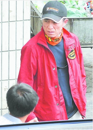 Popular comedian shows up in Zhang Yimou's filming set